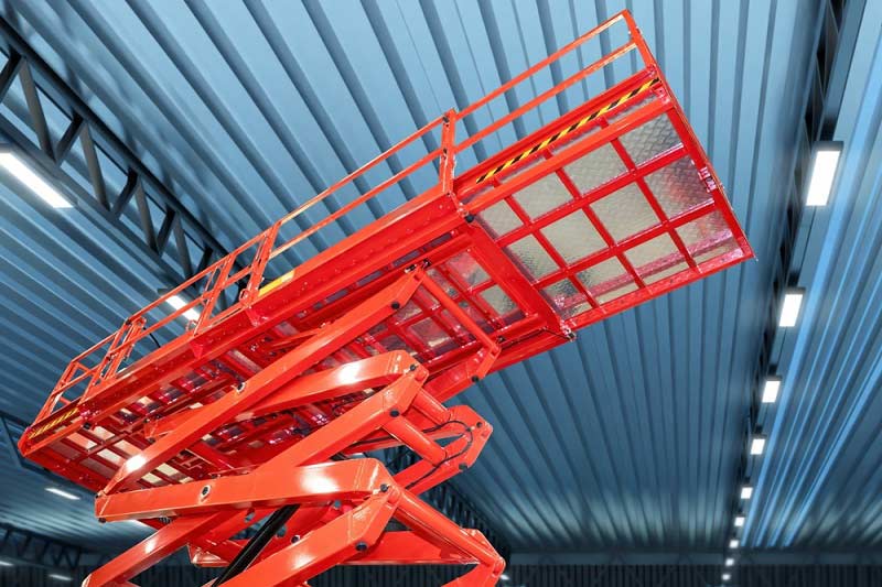 Kosaras emelő bérlése kémény- és tetőjavításhoz